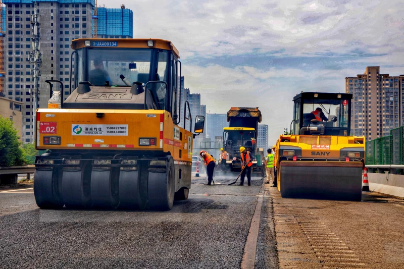 June 7, 2022, the middle-level repair w88 casino of Changtan Expressway